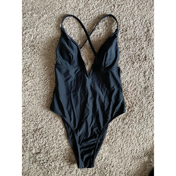 NWT Cupshe Womens V-Neck Swimsuit One Piece Spaghetti Strap Size XS Black - Picture 2 of 8